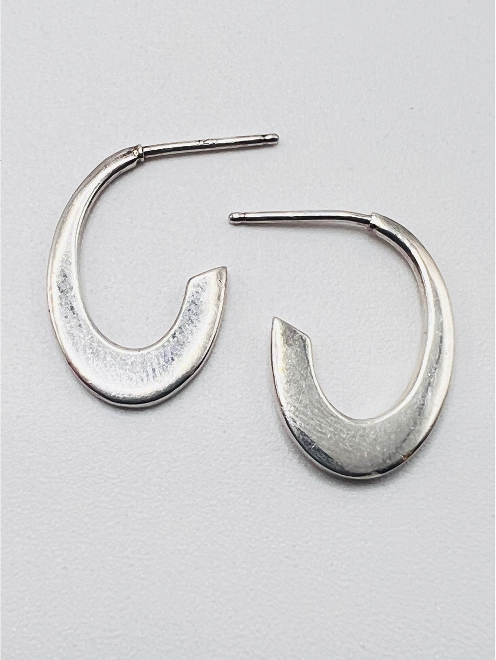 925 Sterling Silver Modernist Crescent J Hoop Earrings Polished 1”